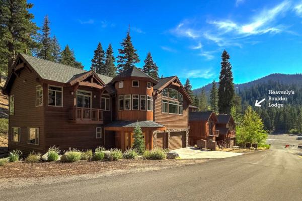 La photo montre l'objet Heavenly Mountain Chalet - Skiing Pets Hot tub situé dans la ville de Stateline.