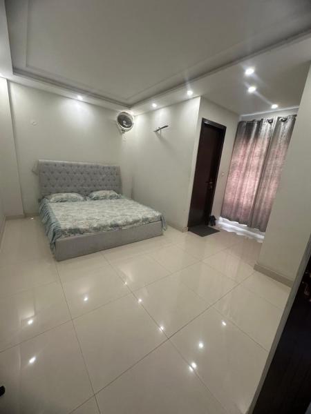 Comfortable Apartment Bahria, Lahore