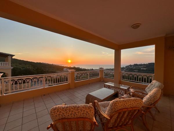 Villa Avra Arillas Sunsets And Large Pool - Corfu