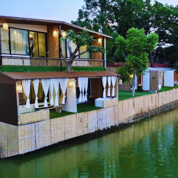A la foto es mostra l'objecte Baanrimnam Resort Lopburi situat a la ciutat de Chai Badan.