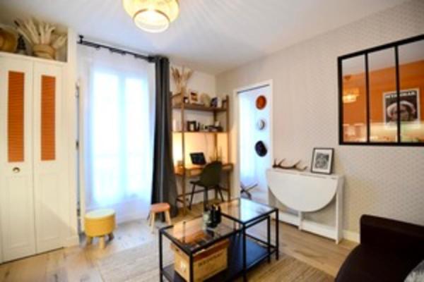 Nice 25m With Wifi In Paris, Paris