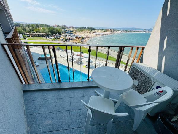 Na zdjęciu widoczny jest obiekt PARADISO B 411 Large SEA VIEW Studio Nessebar położony w mieście Nesebyr.