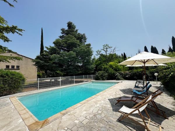 A la foto es mostra l'objecte La Provençale - Piscine - Chambres climatisées situat a la ciutat de Aubignan.