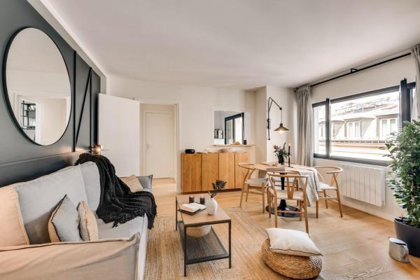 Font - 1 chambre et balcon à Opéra, Paris