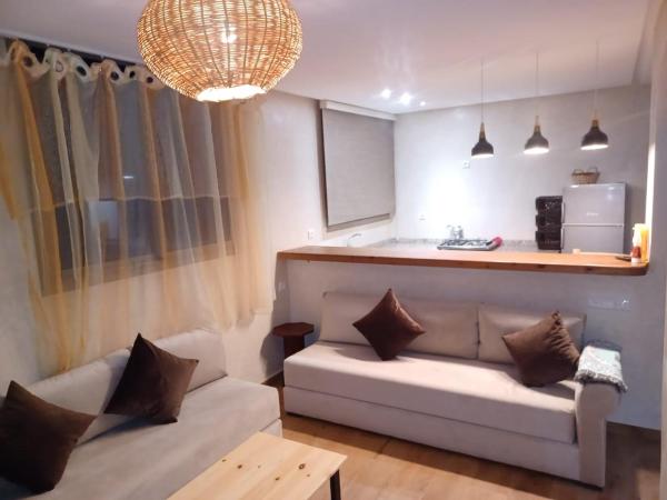 A la foto es mostra l'objecte Mirleft House situat a la ciutat de Mirleft.