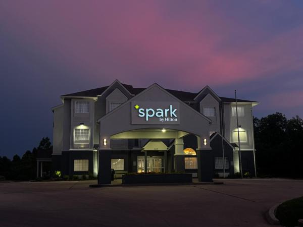 A la foto es mostra l'objecte Spark by Hilton Stillwater situat a la ciutat de Cushing.