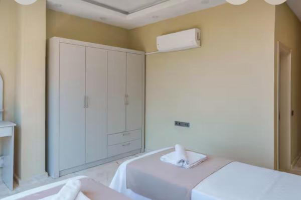 写真にはカシュ市にあるVilla Floruna - Kaş Kalkan İslamlar Özel Havuzlu Jakuzili Villaが写っています。