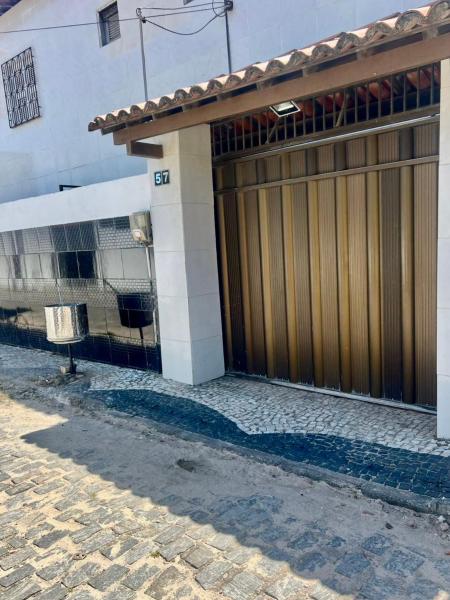 A la foto es mostra l'objecte Suítes da Ana situat a la ciutat de Flecheiras.