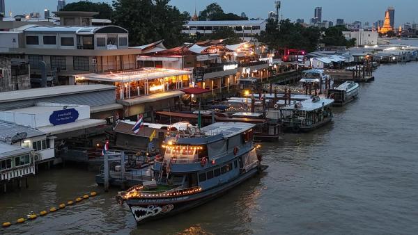 Sabai Sabai Liveaboard Bangkok, Bangkok