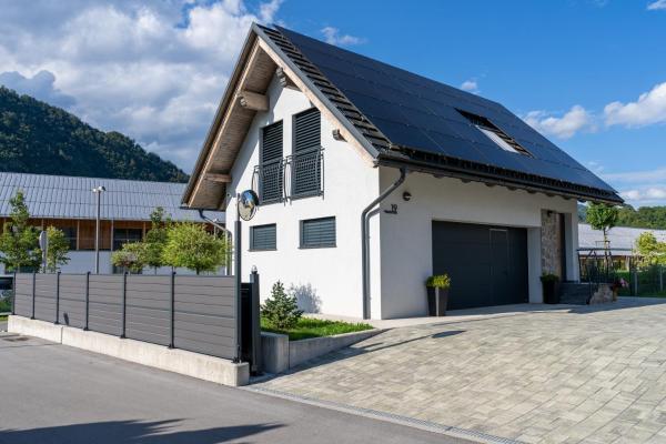 A la foto es mostra l'objecte Apartma Urška situat a la ciutat de Bohinj.