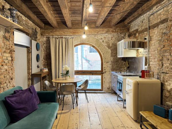 A la foto es mostra l'objecte Palazzetto San Marco situat a la ciutat de Venècia.