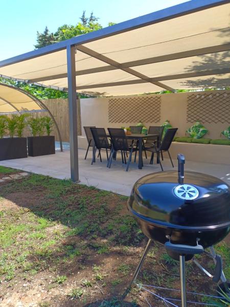 Adamis Garden Apartments - Перея