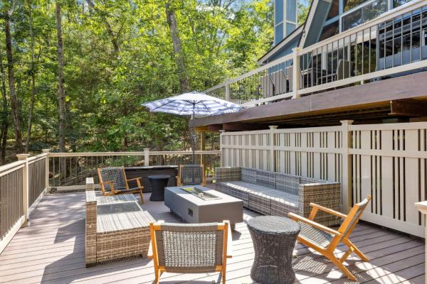 A la foto es mostra l'objecte Innsbrook Lakeside Chalet situat a la ciutat de Innsbrook.