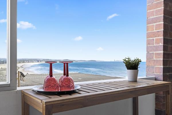 The photo shows the LOCATION, LOCATION! Walk to anywhere! located in the city of Coolangatta.