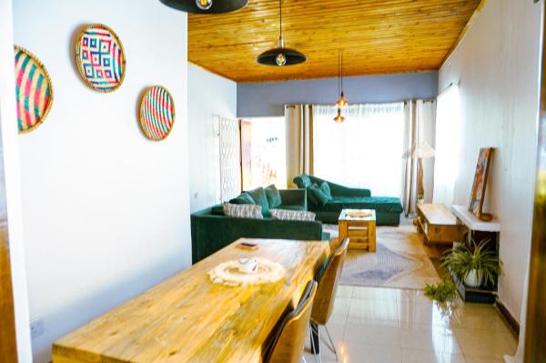 Στη φωτογραφία φαίνεται το αντικείμενο Garden Villa 5BR Home Near Road,Nature and City Life που βρίσκεται στην πόλη Αρούσα.