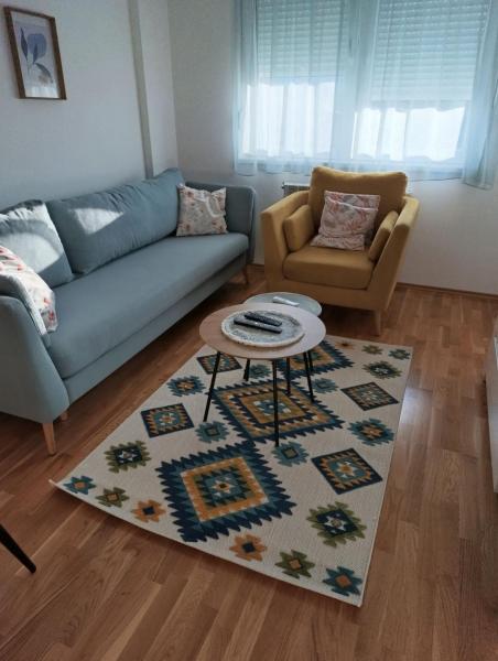 Apartment Eight - Pirot