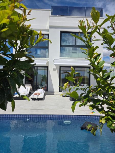 Villa Zuzanna - Madrid
