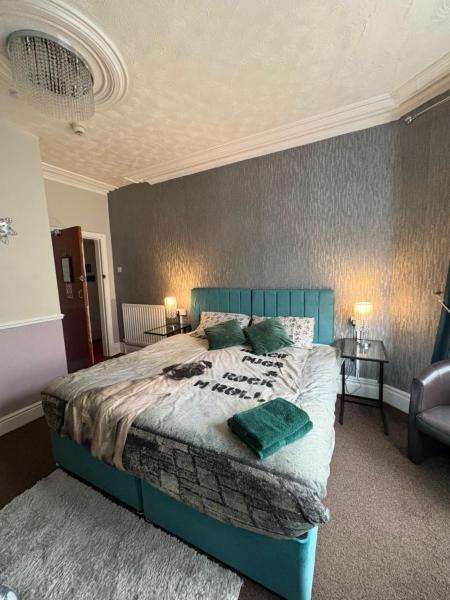 På billedet ses objektet The Lynbar Hotel beliggende i byen Blackpool.