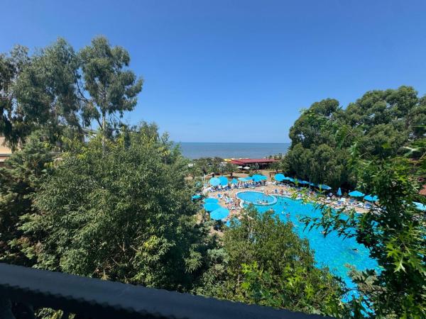 Nella foto è visibile l'oggetto Dreamland Oasis wellness Resort situato nella città di Chakvi.