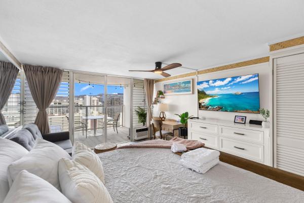 Hale Nalu Waikīkī Studios Ocean View King Size Bed - Honolulu