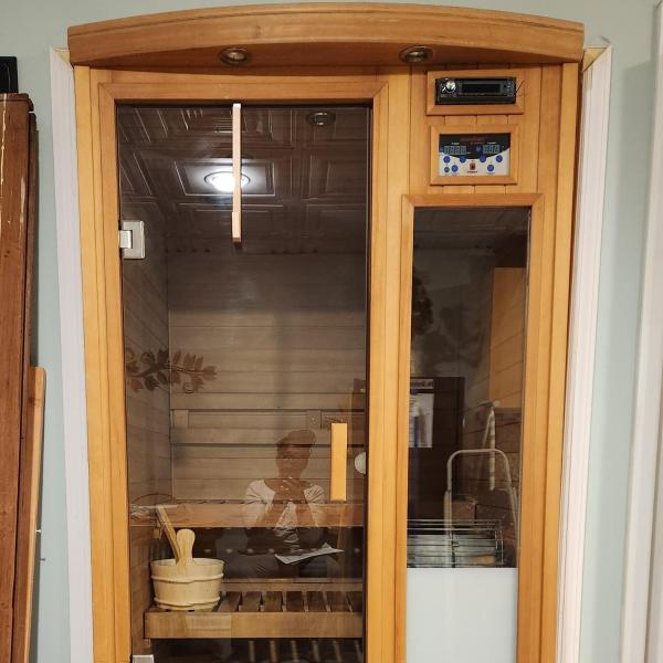 Foto 4: Comfortable, spacious, 1bdrm basement apartment, sleeps 4