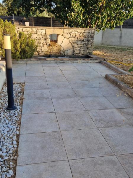 På billedet ses objektet Villa de luxe MASADRIM aux portes d'Uzès beliggende i byen Labaume.