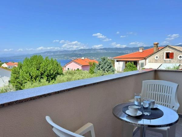 A la foto es mostra l'objecte Apartment Dunato I-mit Meerblick, 320m vom Meer situat a la ciutat de Šilo.
