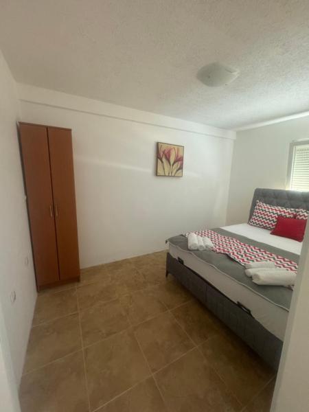 Nella foto è visibile l'oggetto Apartmani Đurović - Sutomore situato nella città di Bar.