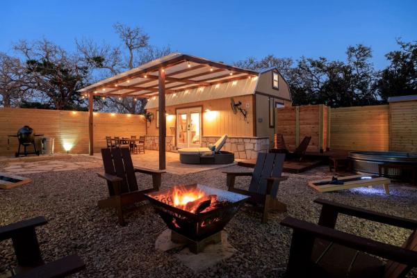 Impressive Intimate Tiny Cabin With Lofted Interior And Outdoor Shower In Texas - Wimberley, TX