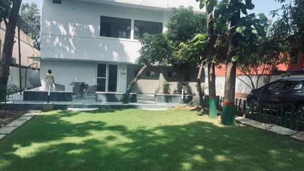 A la foto es mostra l'objecte Sareen Cottage situat a la ciutat de Jālna.