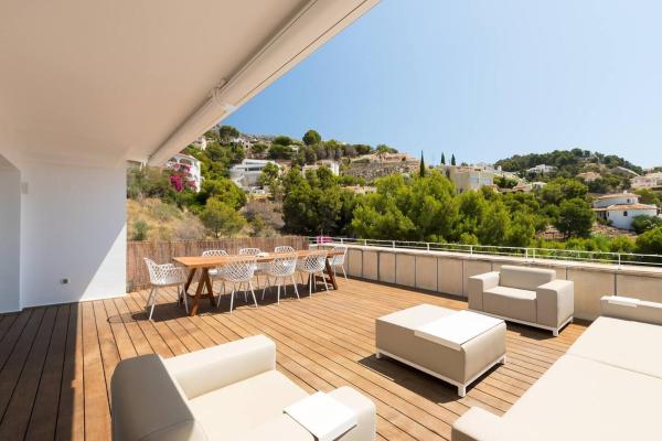 A la foto es mostra l'objecte Sea views in Altea 2 BDR w amaizing terrace situat a la ciutat de Altea.