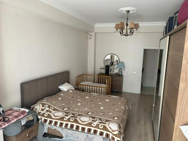 A la foto es mostra l'objecte Sumqayıt şəh, Bulvar küçəsi, Mirvari city yaşayış kompleksi situat a la ciutat de Sumqayit.