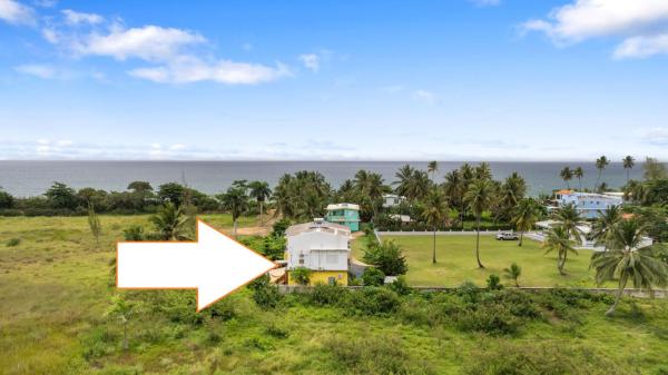 A la foto es mostra l'objecte Yellow Beach House Unit B - 2 min walk from the Beach situat a la ciutat de Aguada.
