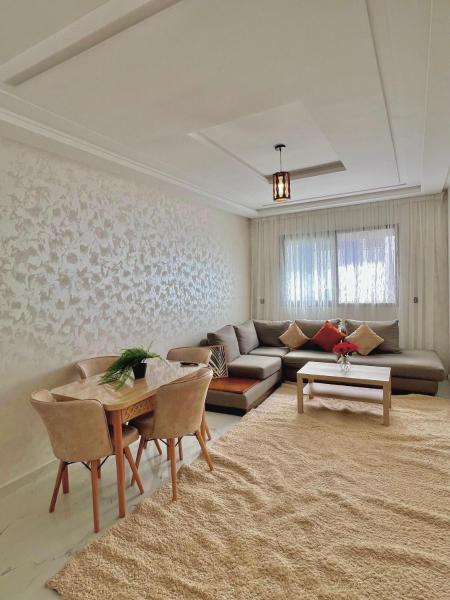 New 3 bedrooms apartment steps away from bus station, Tanger