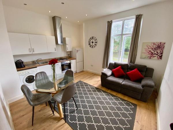 A la foto es mostra l'objecte Cosy Coombe Retreat situat a la ciutat de Croydon.