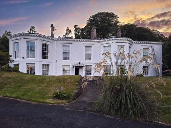 På billedet ses objektet Isle of Bute House SeaView-Garden-PetsOK-FreeP beliggende i byen Mountstuart.