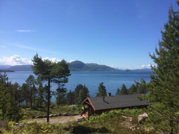 Nella foto è visibile l'oggetto Tustna Ladestasjon situato nella città di Leira.