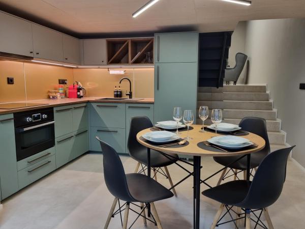 Beautiful Duplex 20 Min From Center - Prag