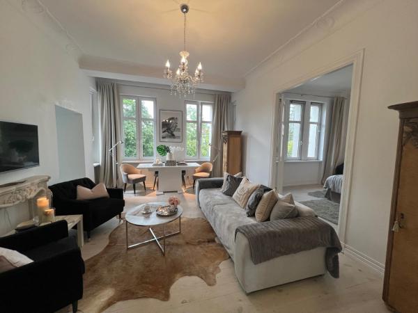 Na fotografii je vidět objekt APARTAMENT PARYSKI, Centrum Słupsk nacházející se ve městě Słupsk.