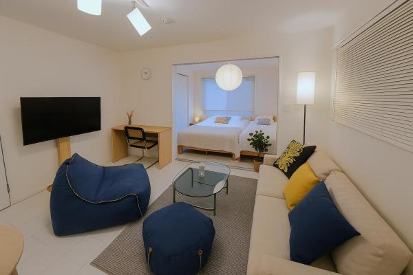 Na fotografii je vidět objekt Cozy Nest Yokohama 横浜駅徒歩10分 Brand New Up to 4 Guests Kアリーナ nacházející se ve městě Hodogayachō.