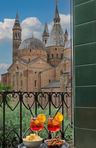 A la foto es mostra l'objecte Hotel Donatello situat a la ciutat de Pàdua.