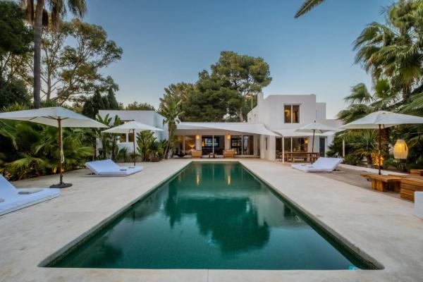 A la foto es mostra l'objecte Exclusive 5 Bedroom Villa in Ibiza City, 1266 situat a la ciutat de Roca Llisa.