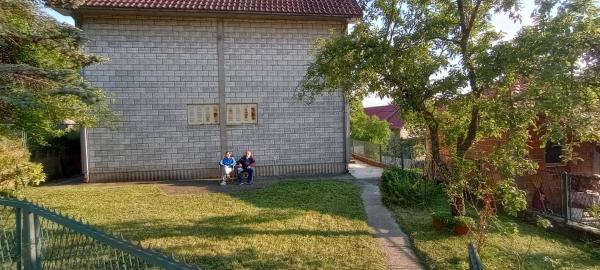 Op de foto is het object Ruza te zien, gelegen in de stad Gornja Trepča.