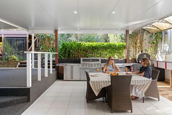 Beach Break - Firepit & Outdoor Entertaining - Caloundra