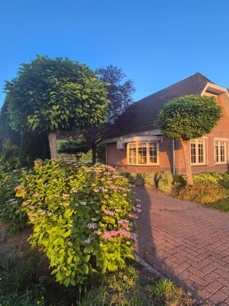 Nella foto è visibile l'oggetto Luxe vakantiehuis met Airco op Veluwe met tuin in Barneveld situato nella città di Barneveld.