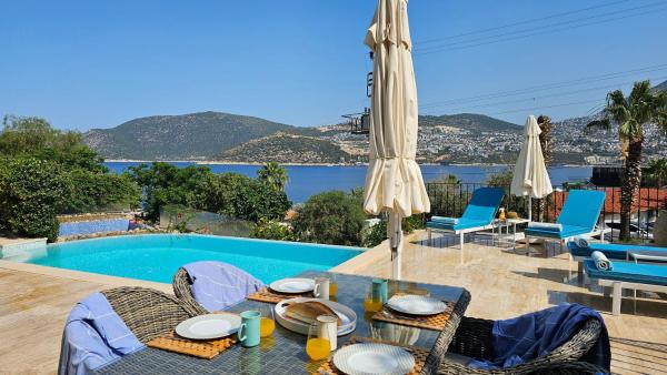 A la foto es mostra l'objecte Villa Evin Sea Front Modern Villa in Kalkan Turkey situat a la ciutat de Kas.