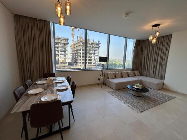 Na zdjęciu widoczny jest obiekt Luxury 2-Bedroom Apartment in Difc , Skyline Views położony w mieście Dubaj.