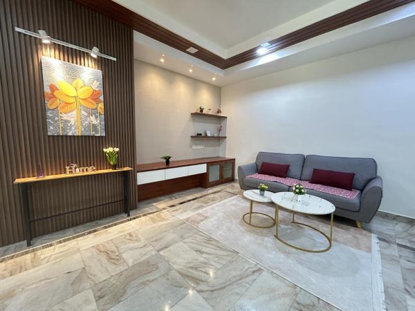 Na fotografii je vidět objekt Life Art Home Family Ipoh Homestay 5R4B 18pax SY28 nacházející se ve městě Ipoh.