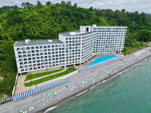 Na zdjęciu widoczny jest obiekt Bamboo beach tsikhisdziri położony w mieście Tsikhisdziri.