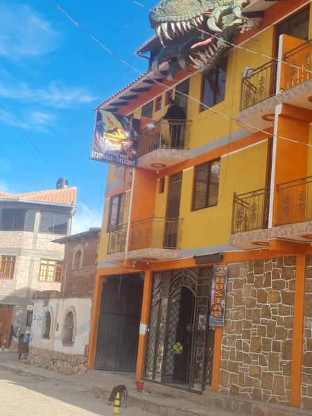 Na fotografii je vidět objekt Hostal La Extincion nacházející se ve městě Torotoro.